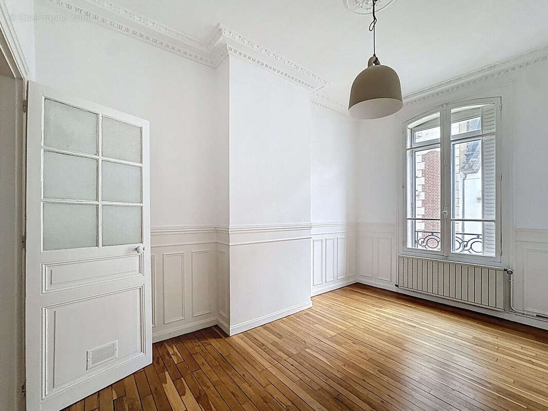 À vendre - rue de tambour - hyper centre de reims - appartement type 5 - 3 chambres - parking - cave - photo 7