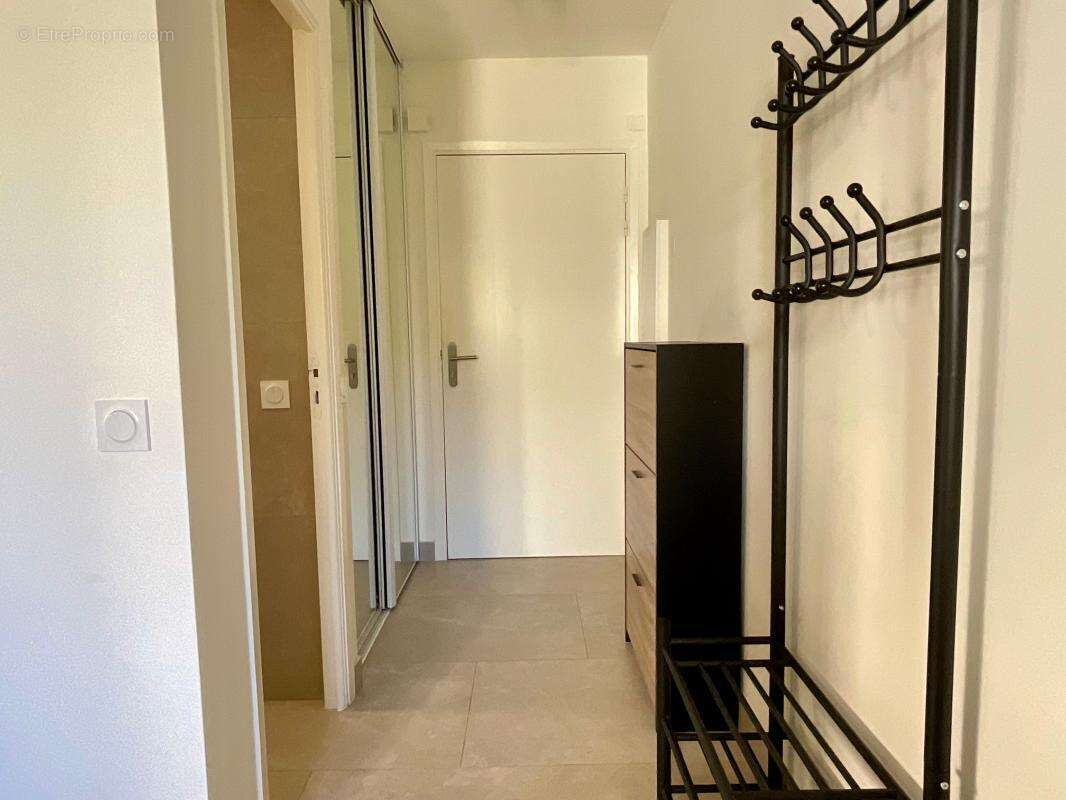 Nice centre / grand studio/ F1 / neuf/ équipé / balcon / cave - photo 9