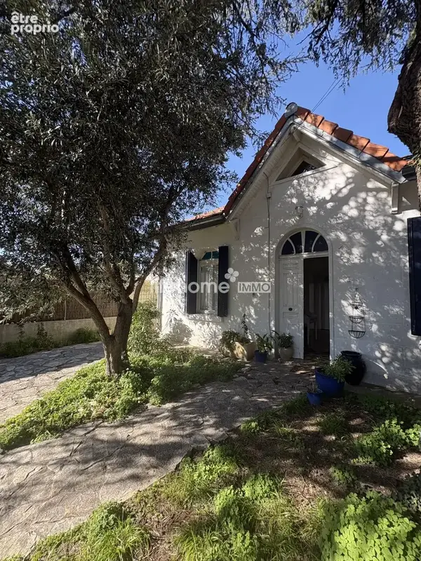 Maison à MAUGUIO
