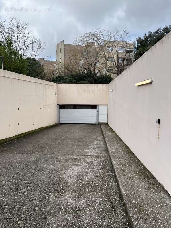 L'adresse idéale pour une vie de famille sereine : espace, terrasse, lumière, parc et commodités à pied - photo 3
