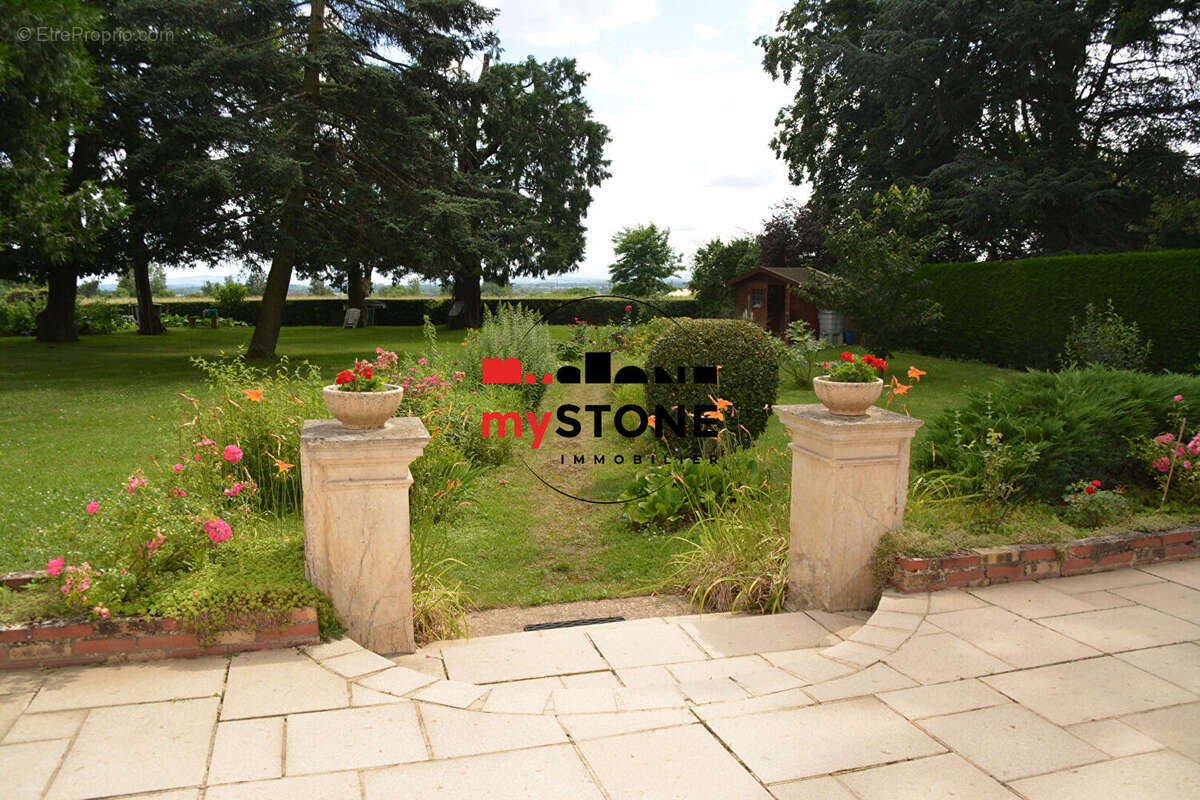 Maison à BELLEVILLE