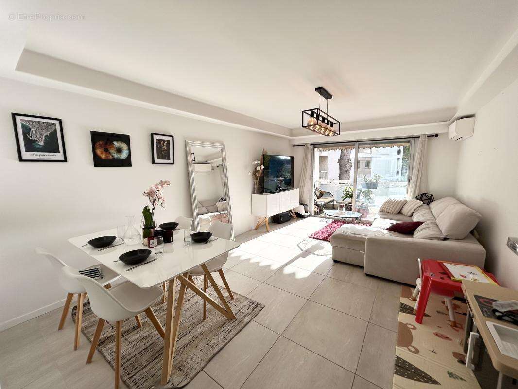 Appartement à LE CANNET