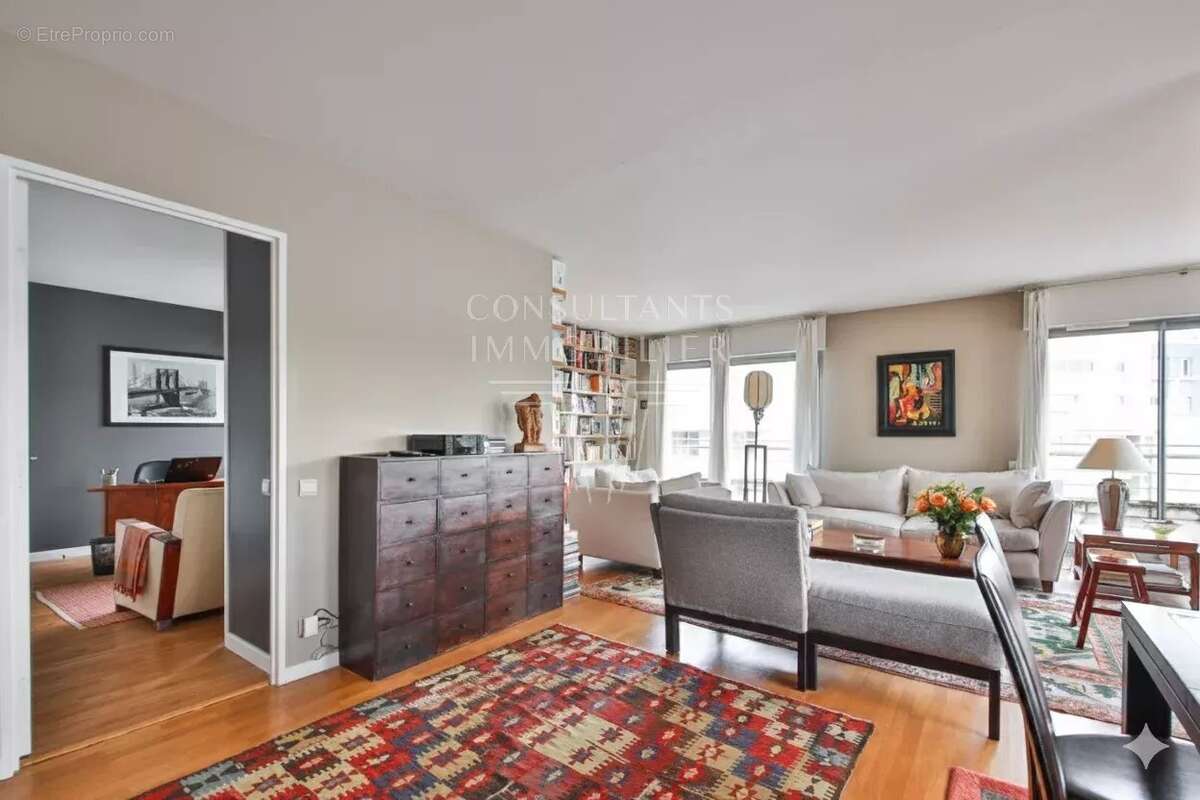 Appartement à PARIS-15E