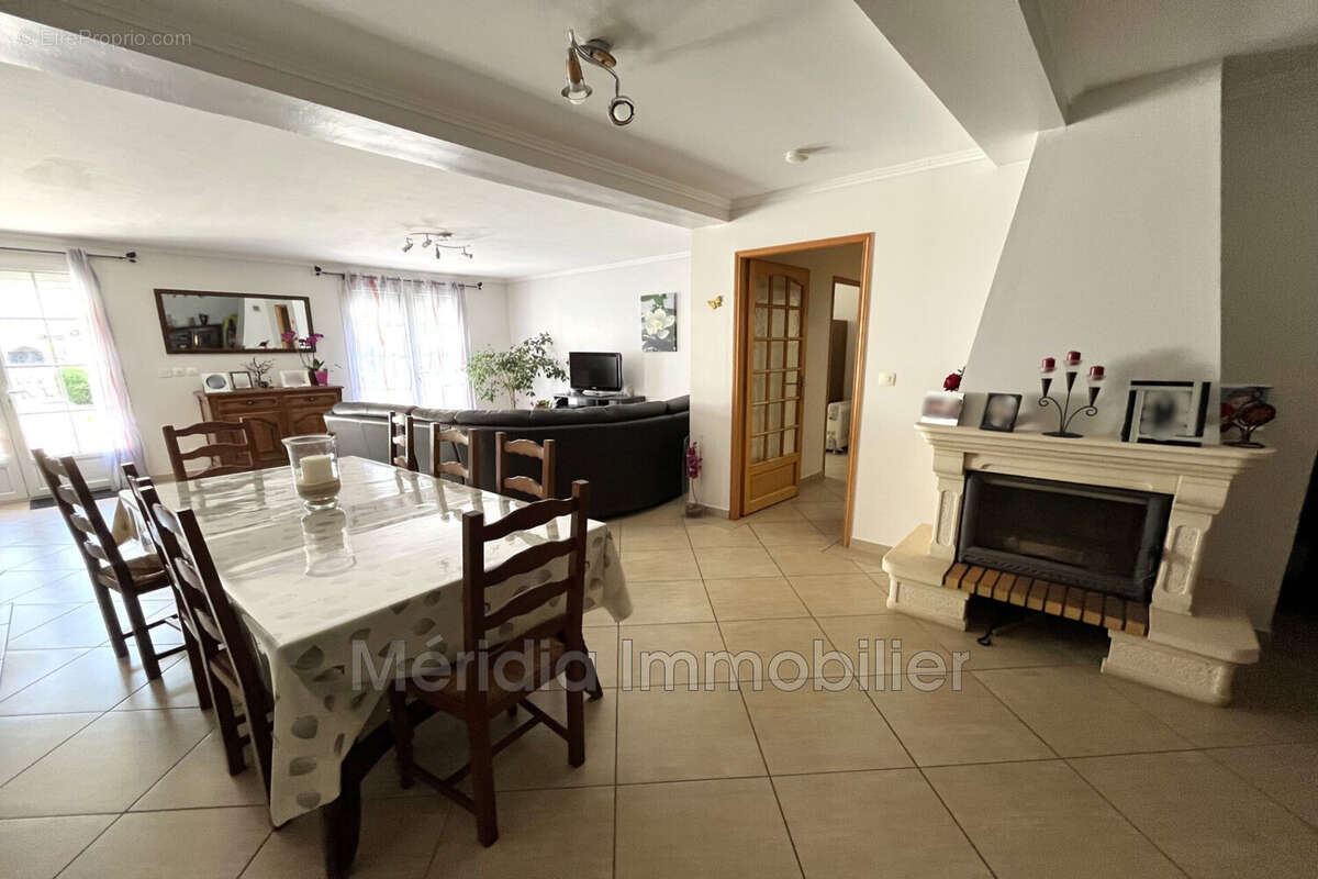 Appartement 110 m² à Saint-Feliu-D'avall  - photo 2