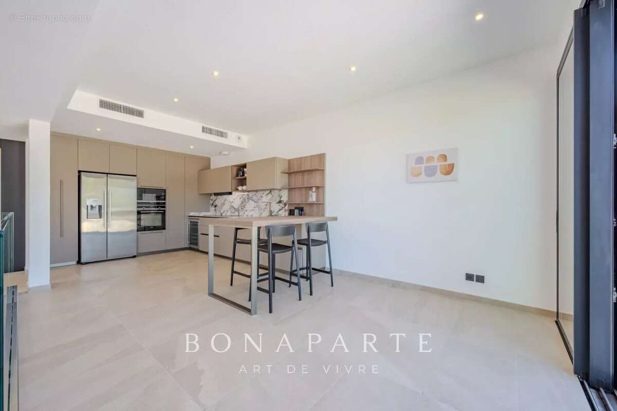 SAINT-TROPEZ - GASSIN [VILLE] – Exclusivité : Superbe villa-appartement en duplex avec vue mer exceptionnelle - photo 20