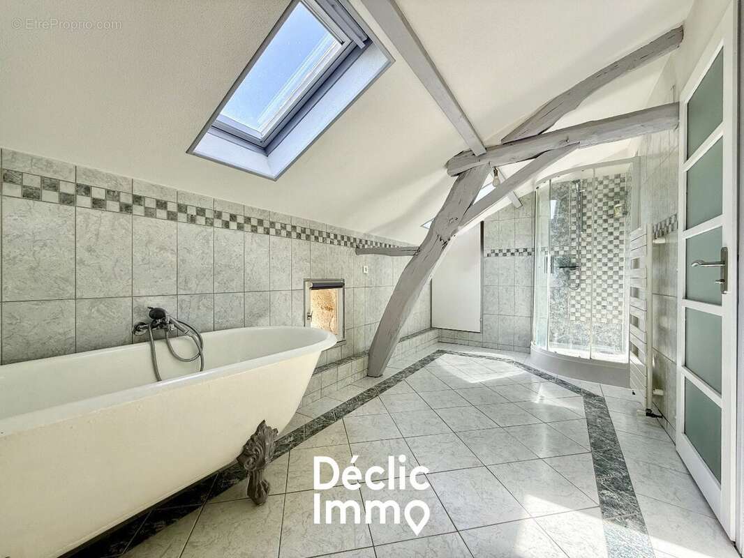 Maison à NIEUIL-L'ESPOIR