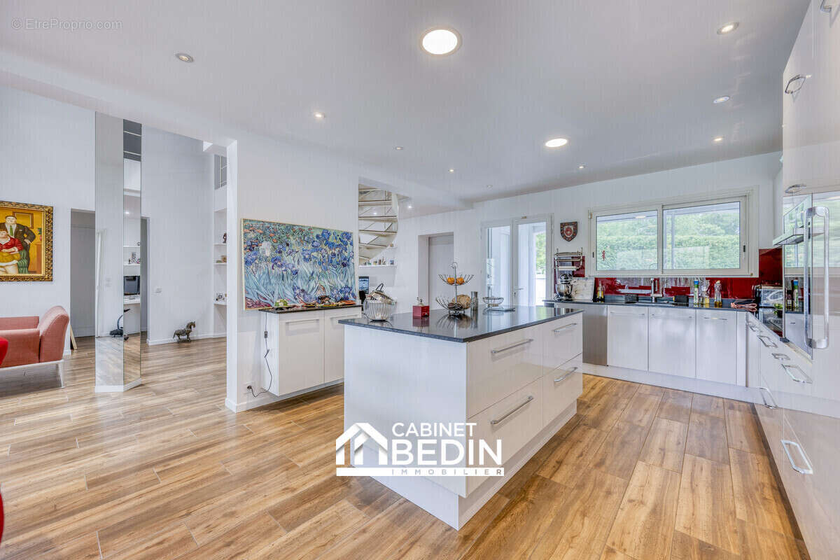 Maison 255 m² à Pessac  - photo 5