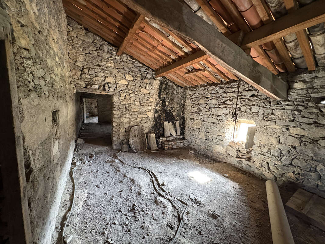 Maison à COURRY