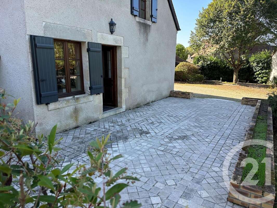 Maison à SUILLY-LA-TOUR