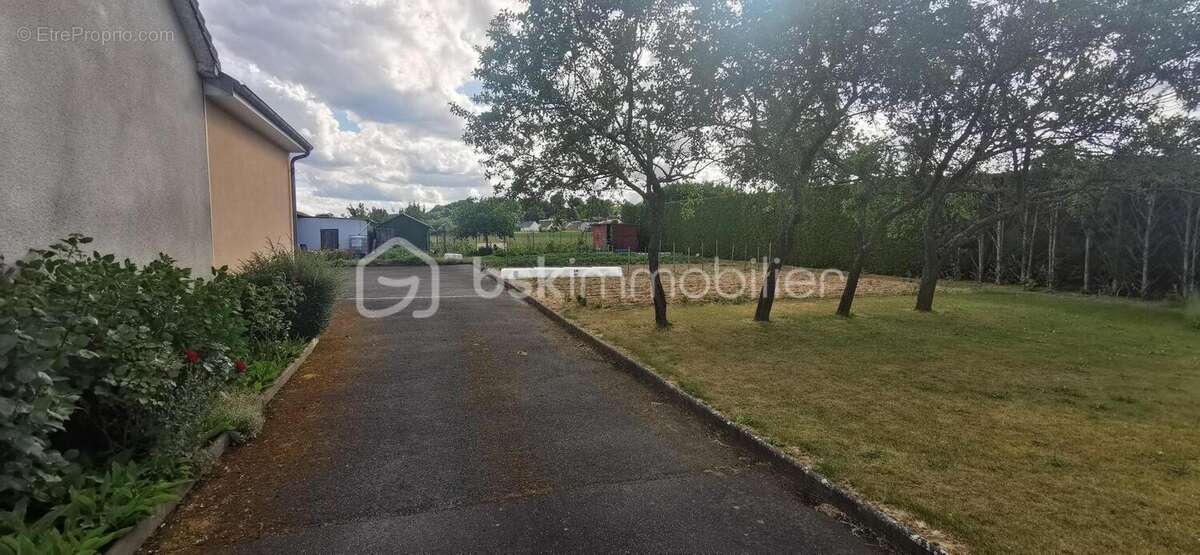 Maison à THORIGNE-SUR-DUE