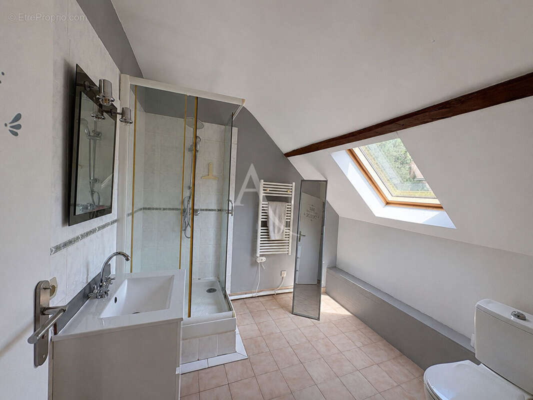 Maison à MOULIHERNE