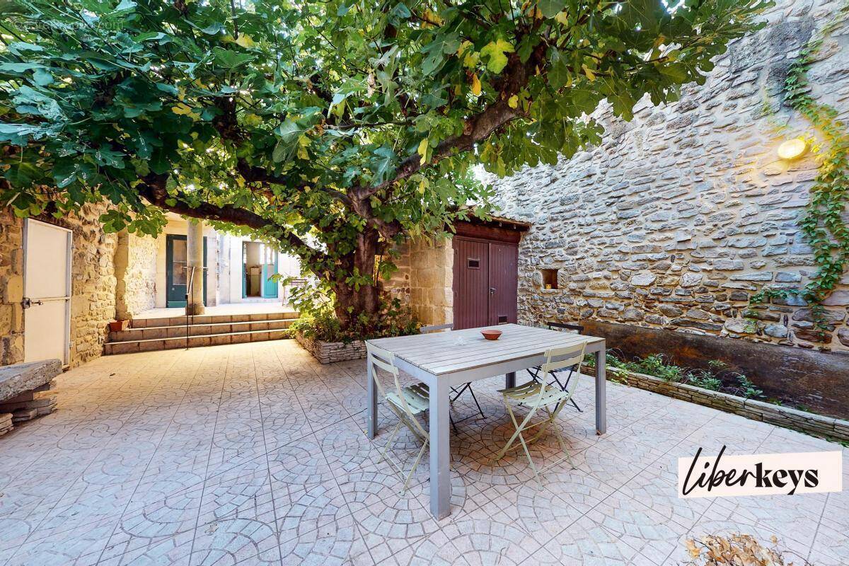 Maison à GALLARGUES-LE-MONTUEUX