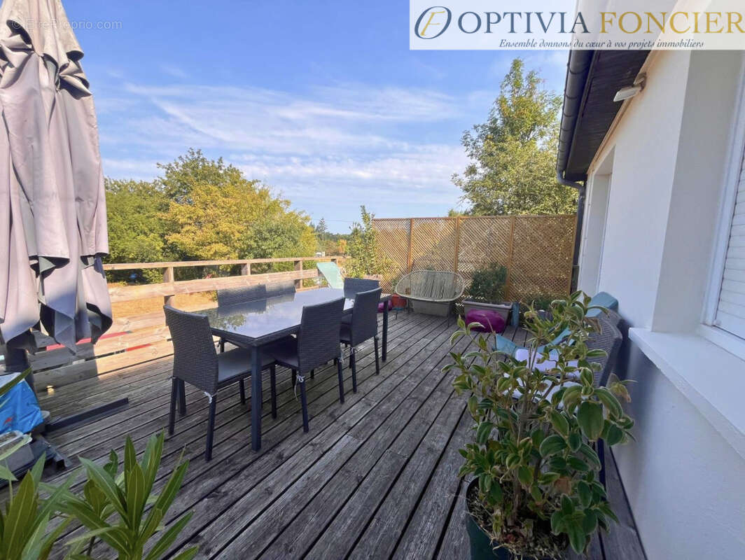 Propriété T7 1421 m2 avec sous-sol complet (100 m2) et 4 200 m2 de terrain - photo 11