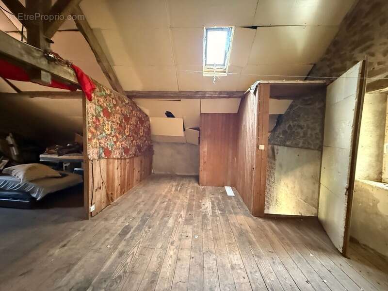 Maison à LA CELLE-DUNOISE