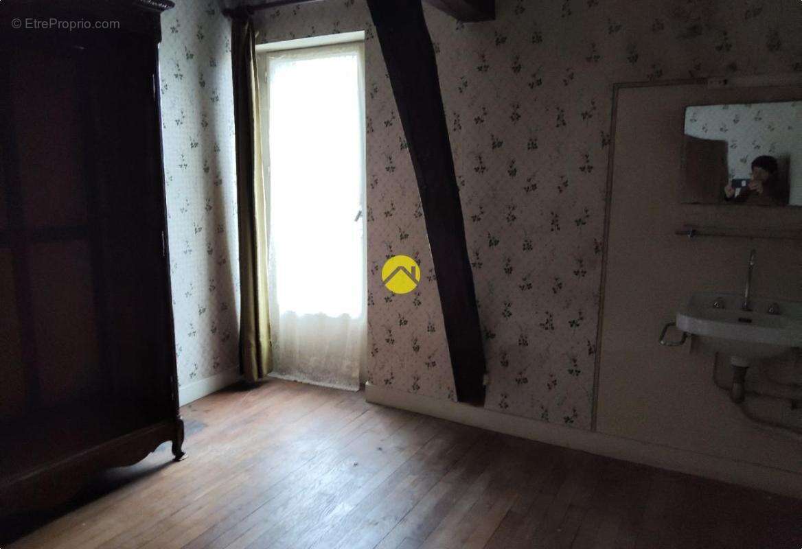 Maison à SAINT-AMAND-MONTROND