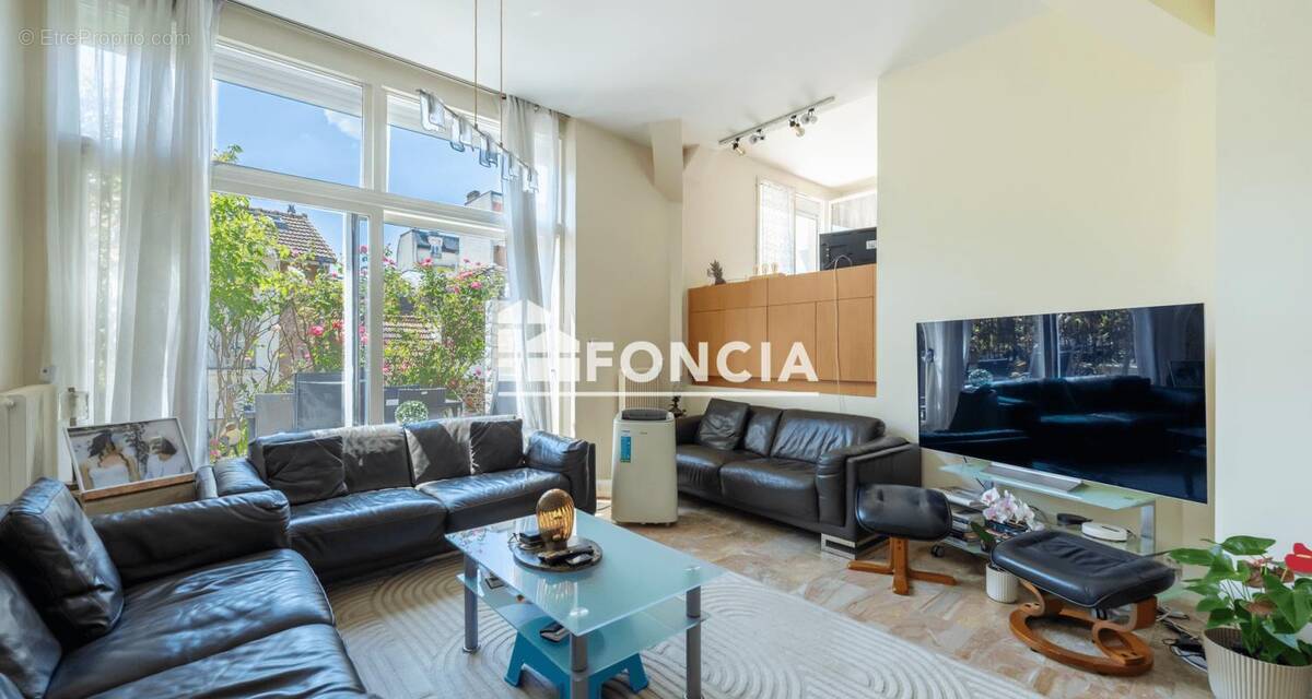 Maison à PARIS-19E