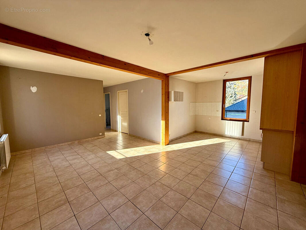 Appartement à THORENS-GLIERES