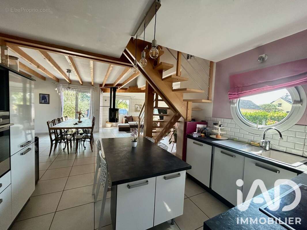 Maison 124 m² à Allonnes  - photo 4