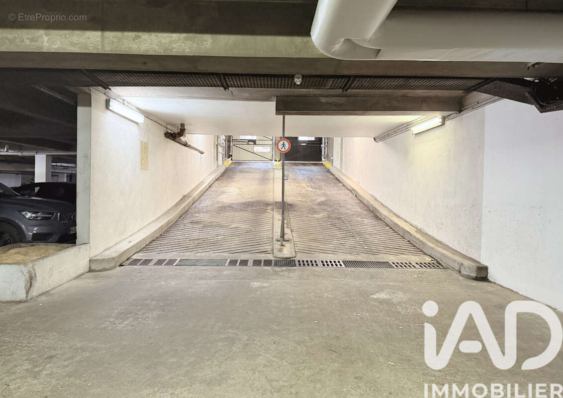 Photo 3 - Parking à PARIS-19E