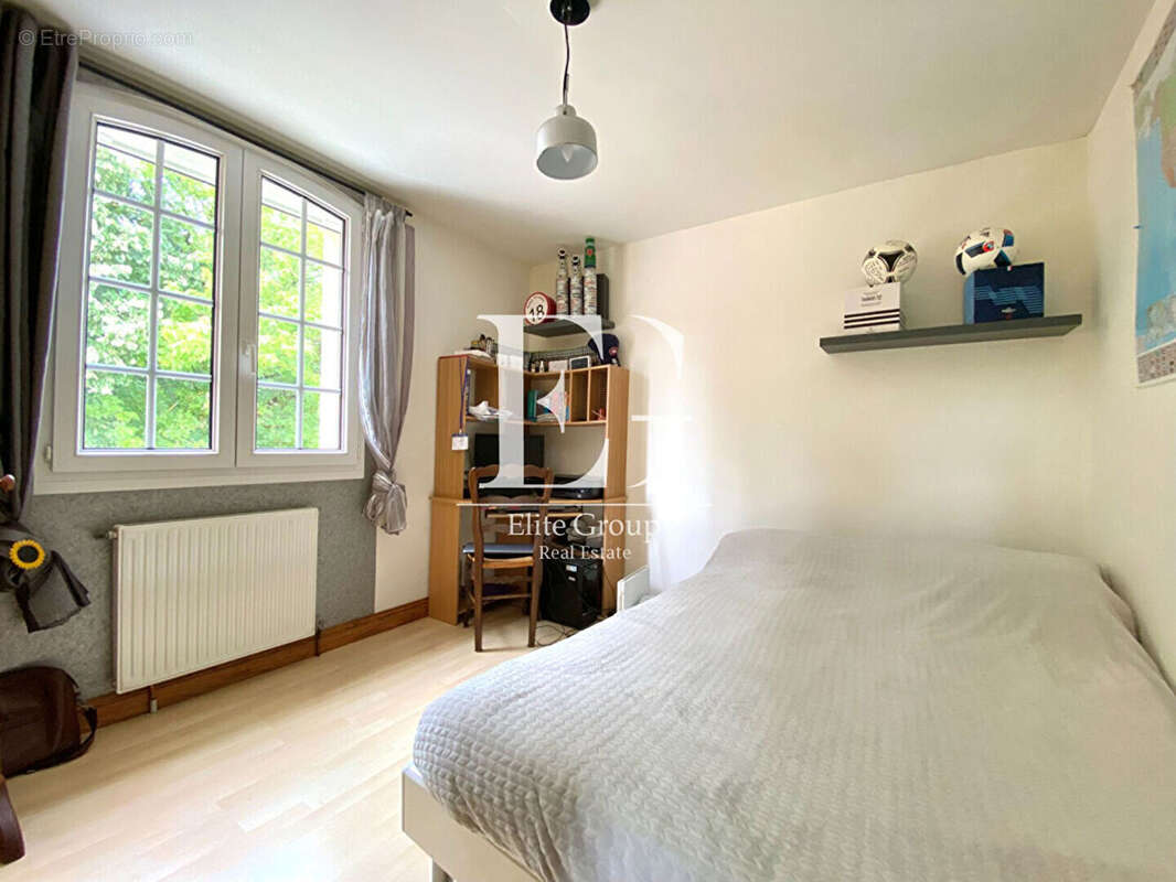 A vendre maison 7 pieces 200 m² - photo 12