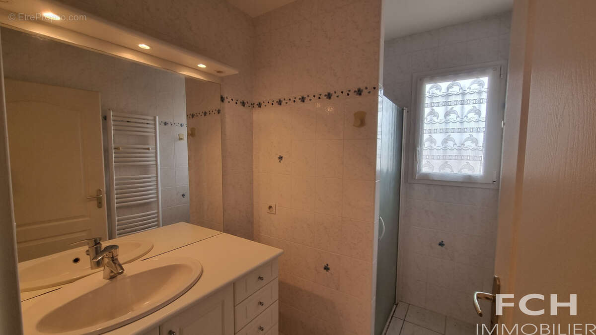 Villa 4 chambres, bureau, 2 garages, vue, proche toutes commodités - photo 15