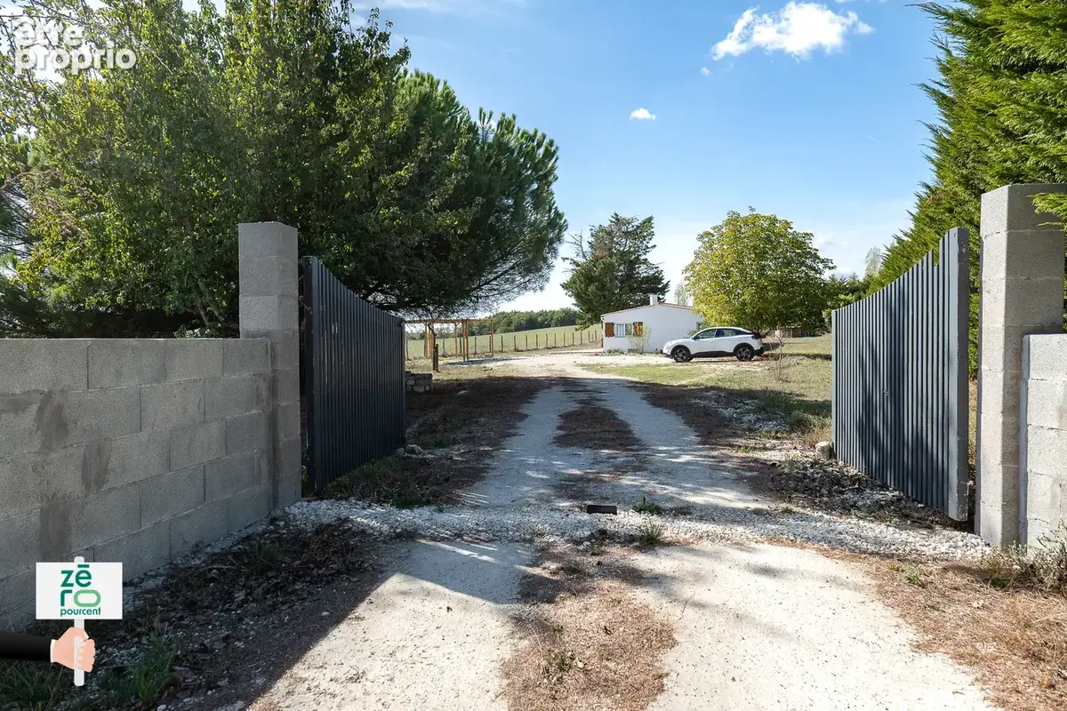 Maison au cœur de la nature à Saint-Denis-du-Payré   2 chambres et terrain de 4 730 m2 - photo 3