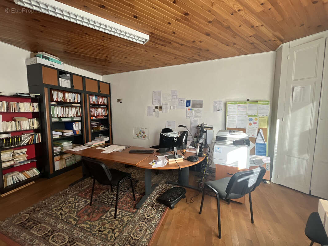 Appartement à EGLISENEUVE-D'ENTRAIGUES