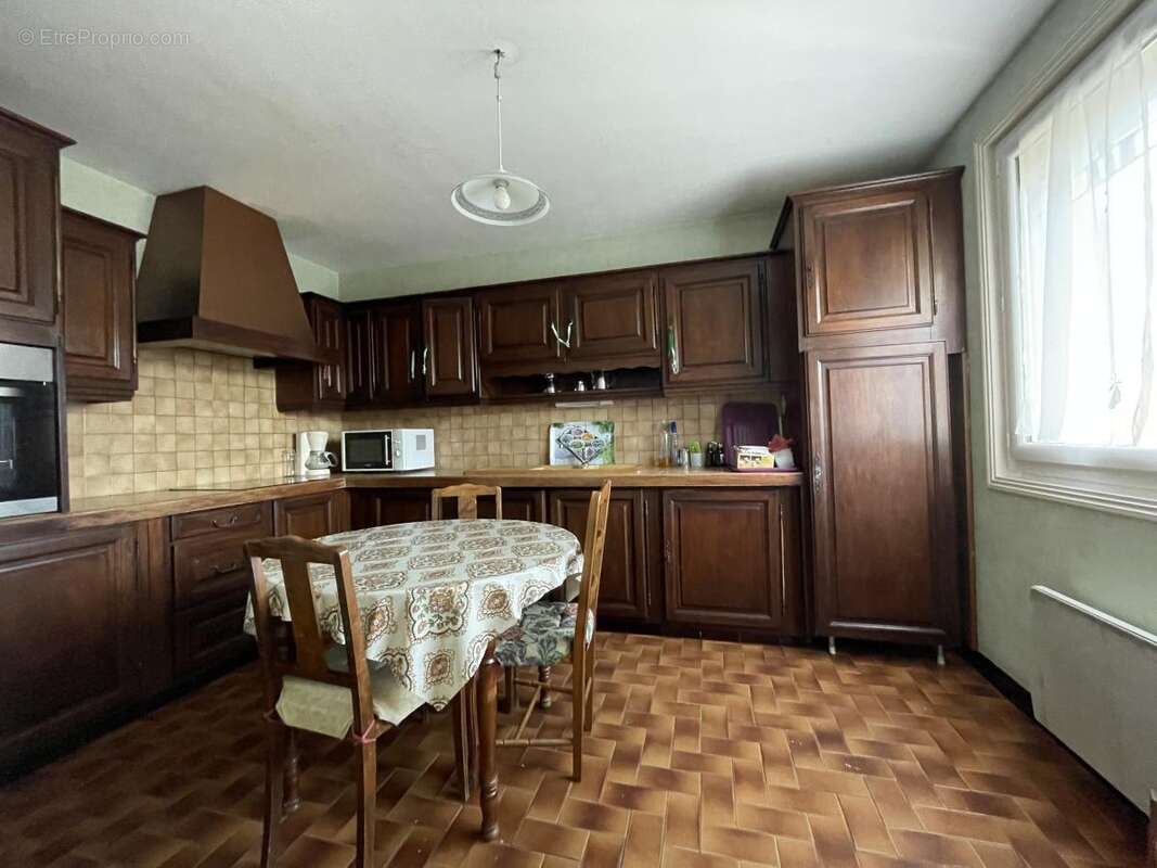 Maison à YVRE-L&#039;EVEQUE