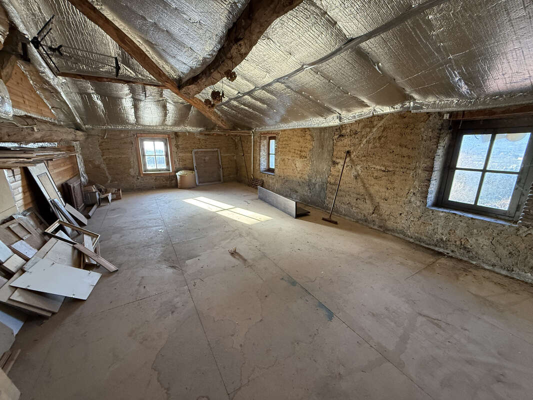 Maison à REVENTIN-VAUGRIS