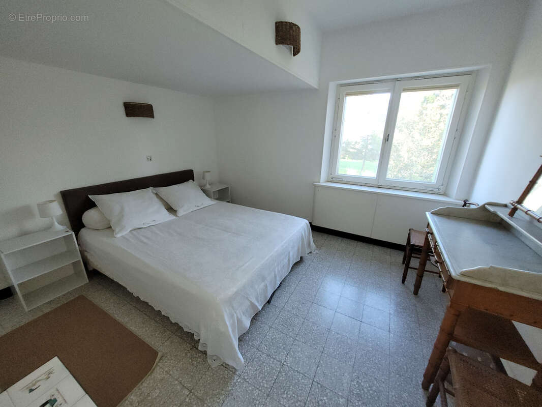 Maison à OUVEILLAN