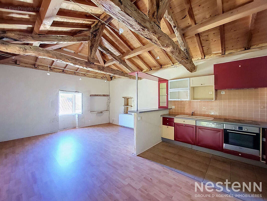 Maison à CASTERA-VERDUZAN