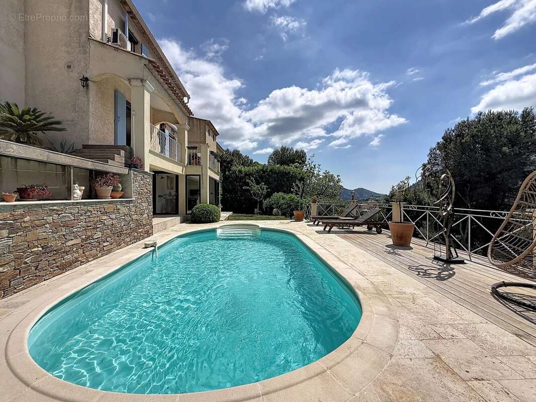 Maison à TOURRETTE-LEVENS