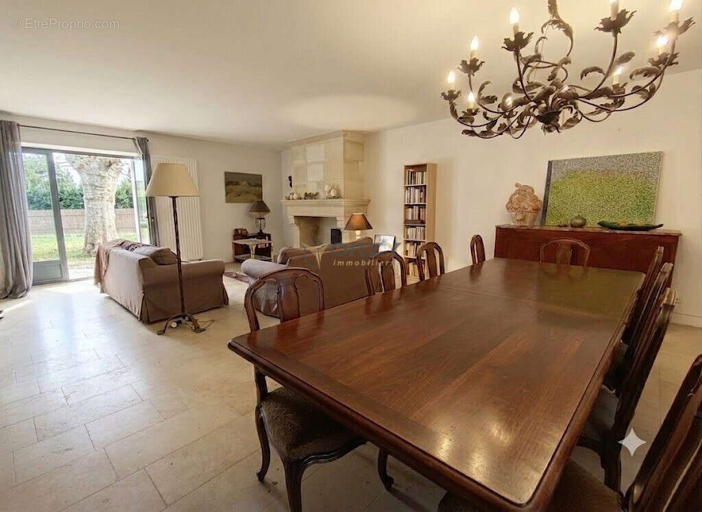 Maison 200 m² à Saint-Remy-De-Provence  - photo 6