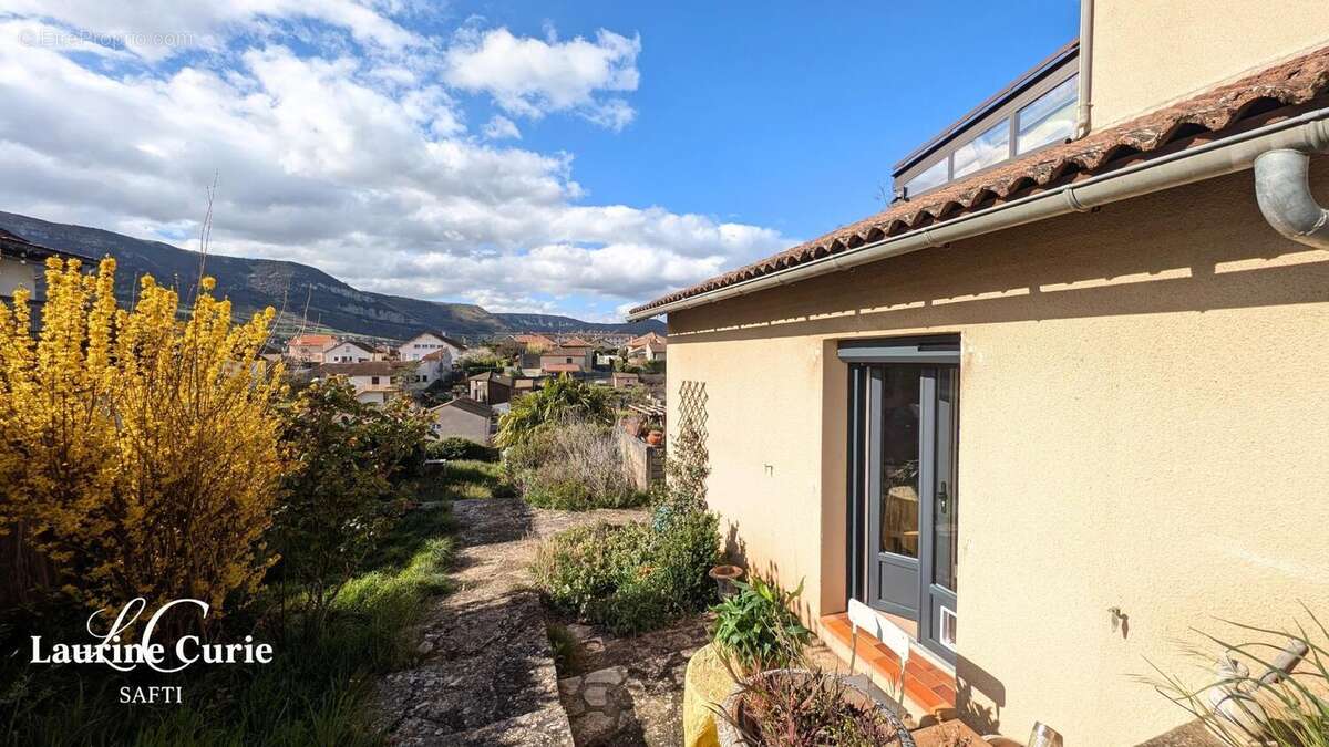 Maison 155 m² à Millau  - photo 2