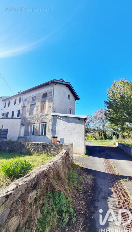 Photo 1 - Maison à SAINT-GENEST-LERPT