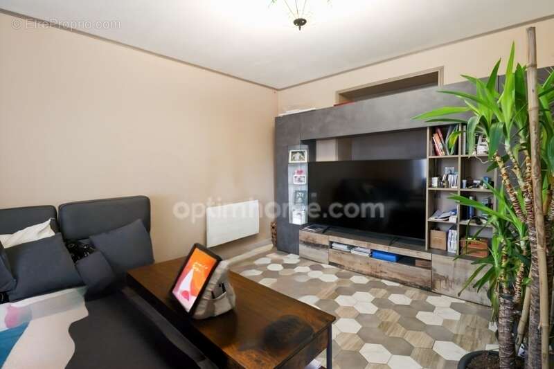 MAISON entièrement rénovée de  91 m² - 5 Pièces - 3 Chambres sur parcelle de 660 m² DROUX (87) - photo 7