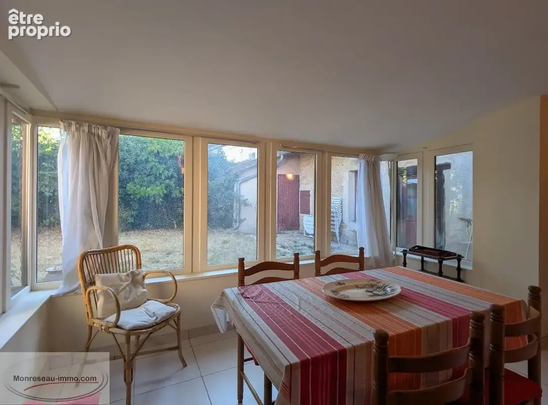 Maison 159 m²  4 chambres  terrain env. 650 m²  dépendances  SAINT-AMBREUIL - photo 4