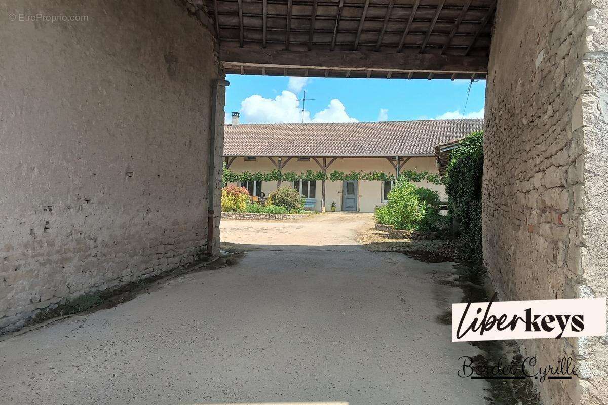 Maison à SAINT-BENIGNE