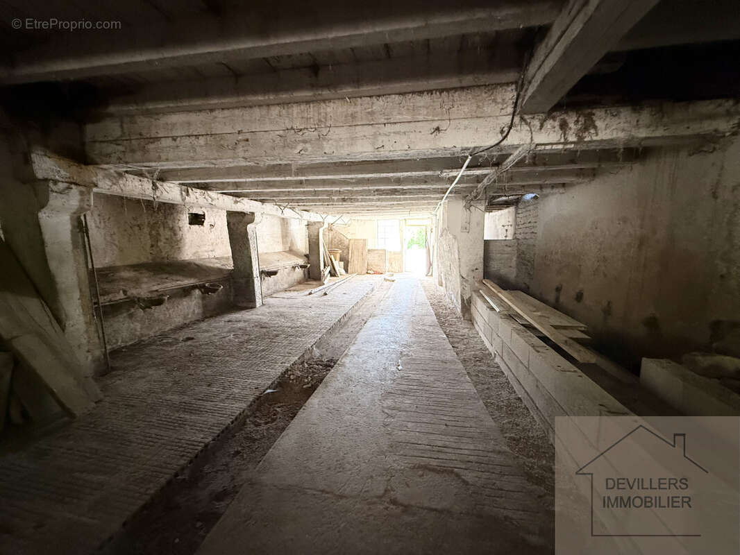 Ferme mitoyenne à rénover avec dépendances   Scey-Maisières - photo 11