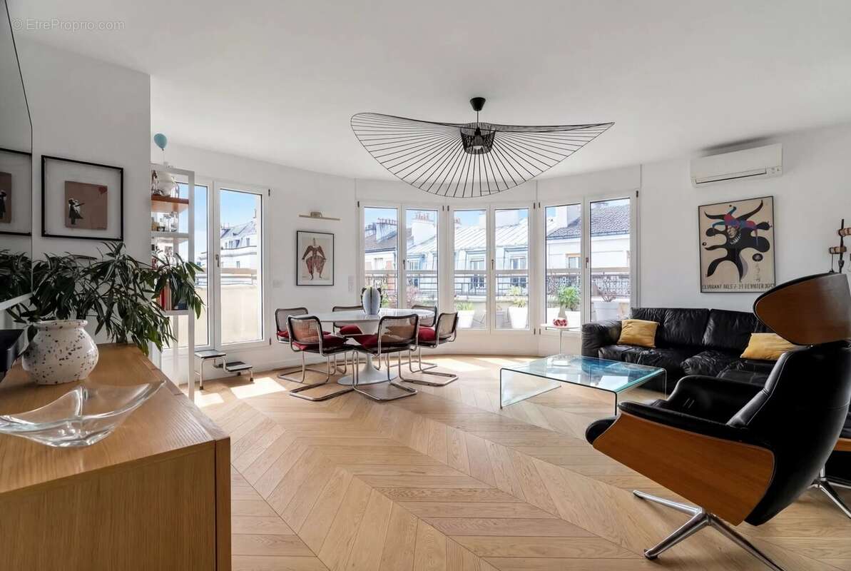 Appartement à LEVALLOIS-PERRET