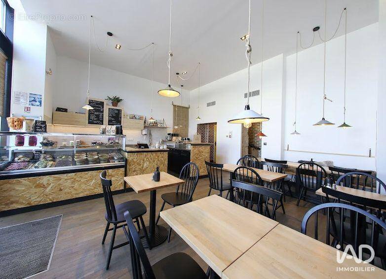 Photo 1 - Commerce à MARSEILLE-2E