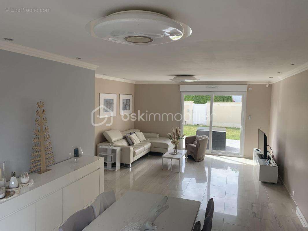 Maison à QUINCY-VOISINS