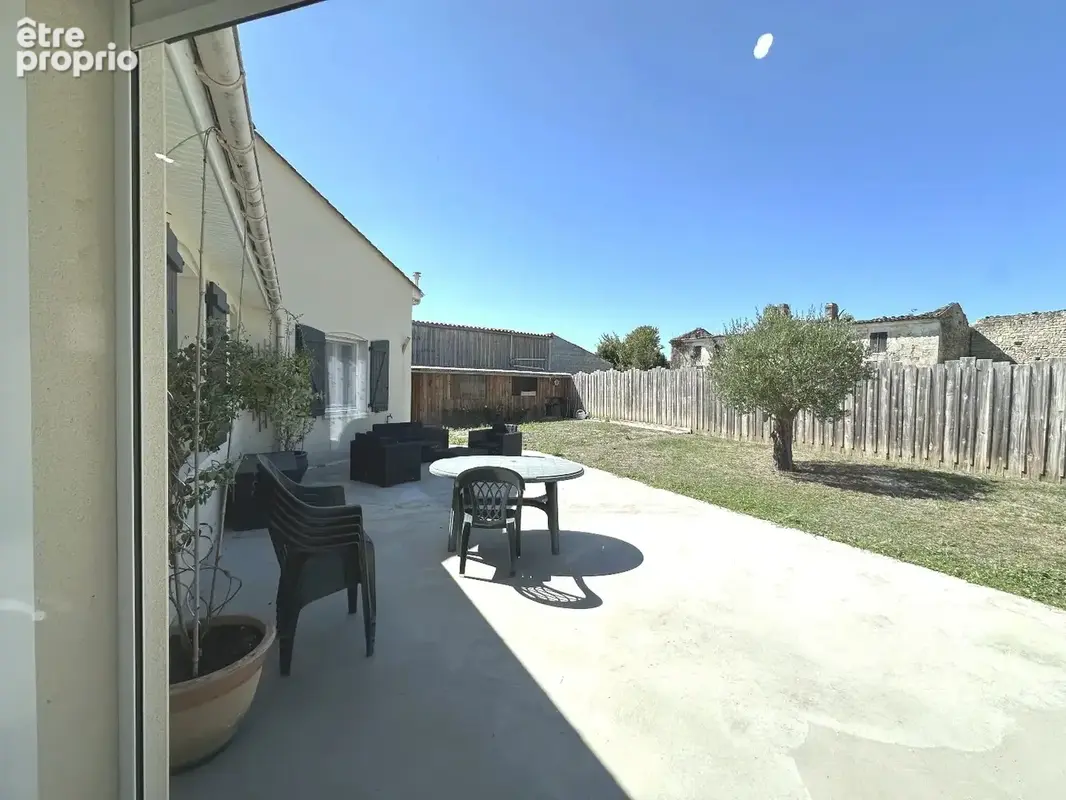 Maison plain-pied 139 m²  4 chambres  Terrain 2 000 m² & 2 grands garages à 15 min de Saintes - photo 8