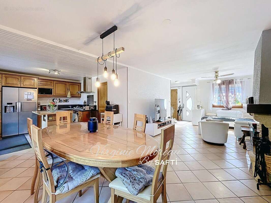 Maison 90 m² à Cesson  - photo 4