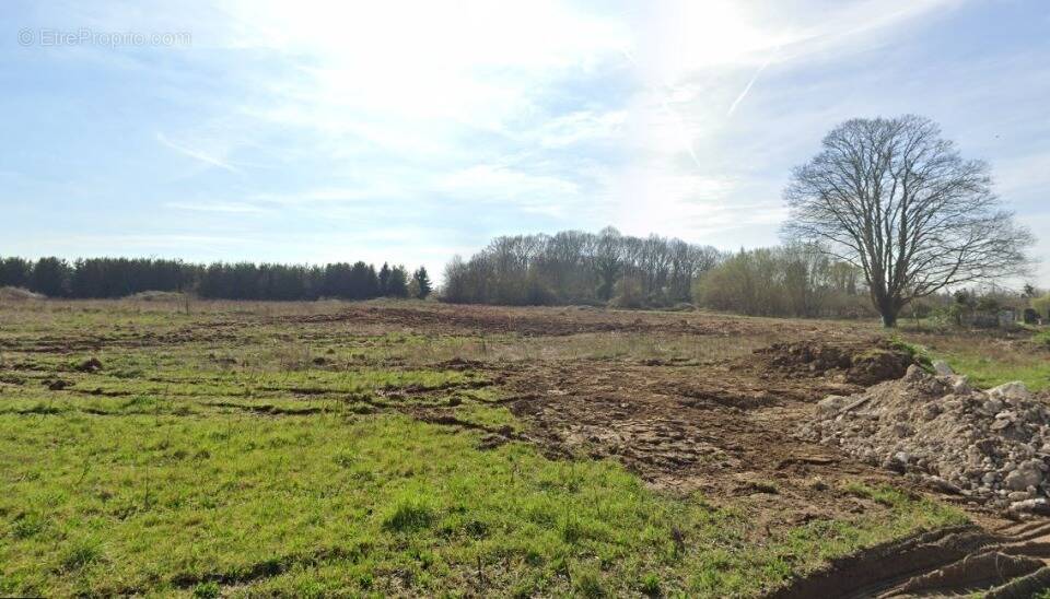 Terrain à FUBLAINES