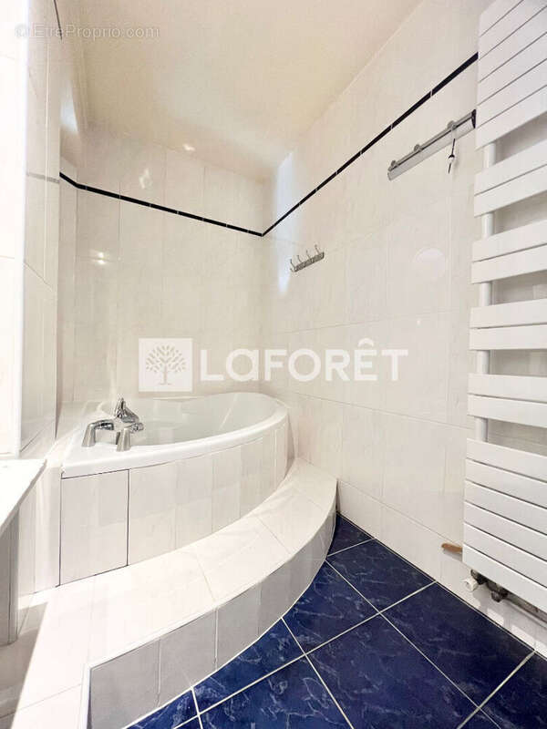 Appartement à SARTROUVILLE