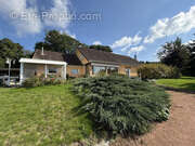 Maison à CREUZIER-LE-VIEUX
