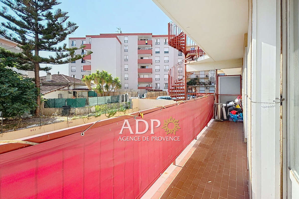 Appartement 42 m² à Saint-Laurent-Du-Var  - photo 3