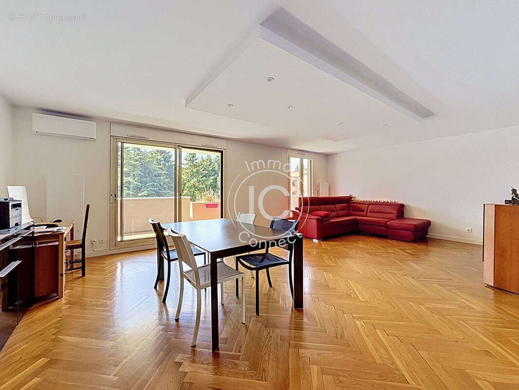 Appartement Rénové avec terrasse - Résidence familiale avec parc et tennis - photo 4