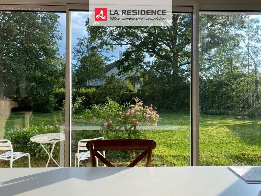 Maison à LES ESSARTS-LE-ROI